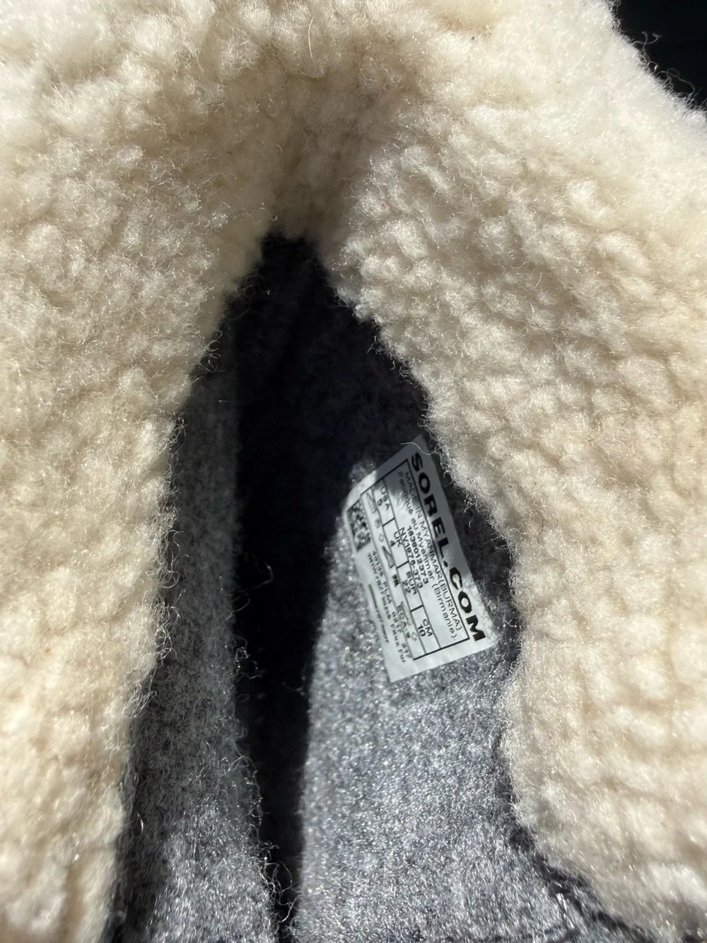 Sorel Cream and Gray Plush Fleece-Lined Boot Interior